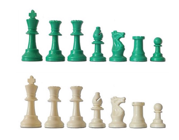Χρωματιστά πλαστικά σέτ για σκάκι 