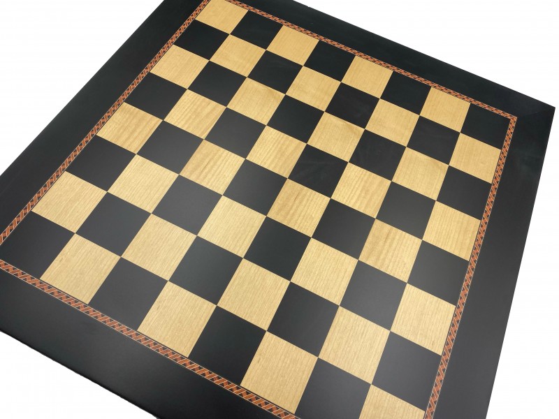 Σκακιέρα ξύλινη σε πλακέτα 50 Χ 50 εκ με μπορντούρα και καρέ τετραγώνου 5.5 εκ 