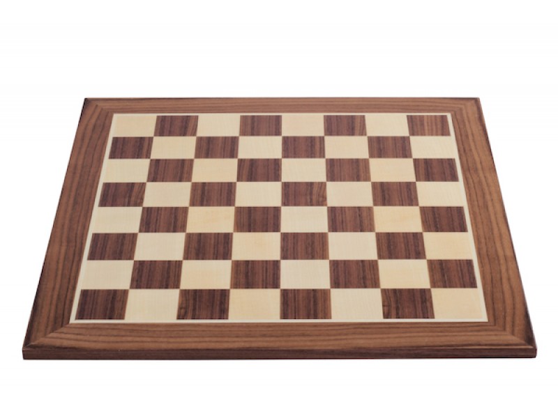 Σκακιέρα ξύλινη σε πλακέτα καρυδιά 55 Χ 55 εκ (χωρίς συντεγμένες) 