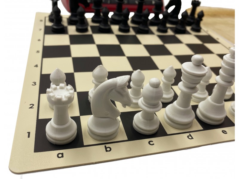 Μίνι σκακιέρα προπόνησης / μελέτης  βινυλίου με συντεταγμένες 22 Χ 22 εκ. μαζί με πιόνια με ύψος βασιλιά 5 εκ. & πουγκί φύλαξης