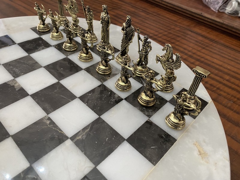 Σκακιέρα από όνυχα στρογγυλή (Ασπρόμαυρη) με διάμετρο 35 εκ 