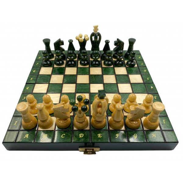 Ξύλινη σκακιέρα γυαλιστερή (glossy) Sereton πράσινη. Διάσταση 24 Χ 24 εκ. με ξύλινα πιόνια 