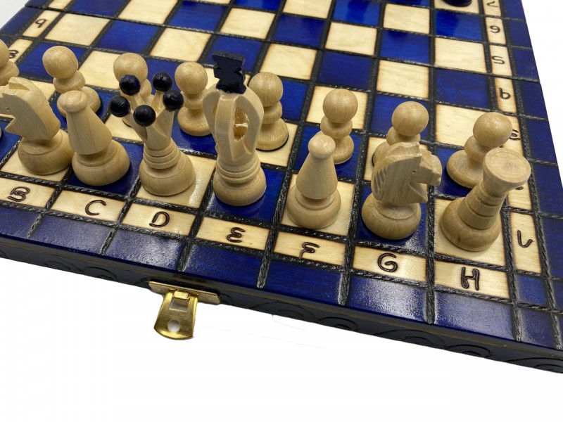 Ξύλινη σκακιέρα γυαλιστερή (glossy) Gloria μπλέ  - Διάσταση 31 Χ 31 εκ. με ξύλινα πιόνια 