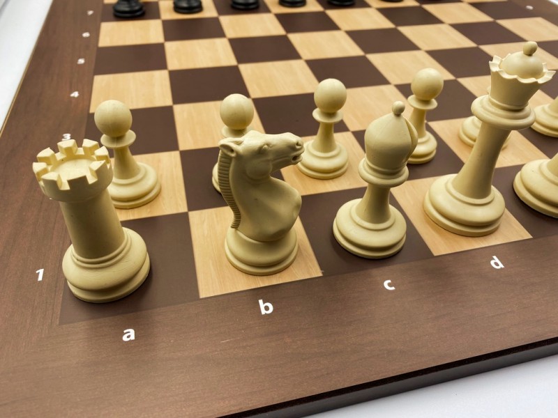 Σκακιέρα τυπώμένη 50 Χ 50 εκ + πιόνια πλαστικά Novak cream γκρι - μαύρα με ύψος βασιλιά 9.8 εκ.  & 2 πουγκιά φύλαξης
